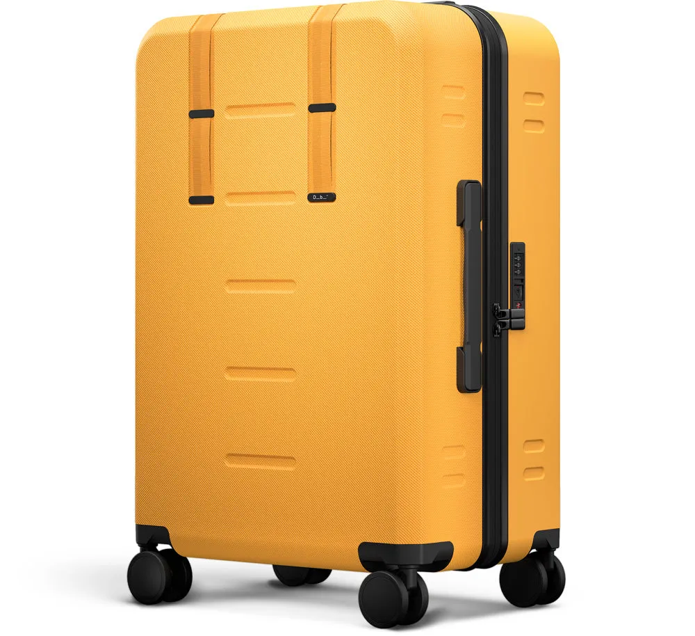 D_b_ Ramverk Medium Check In Lightweight Spinner Luggage