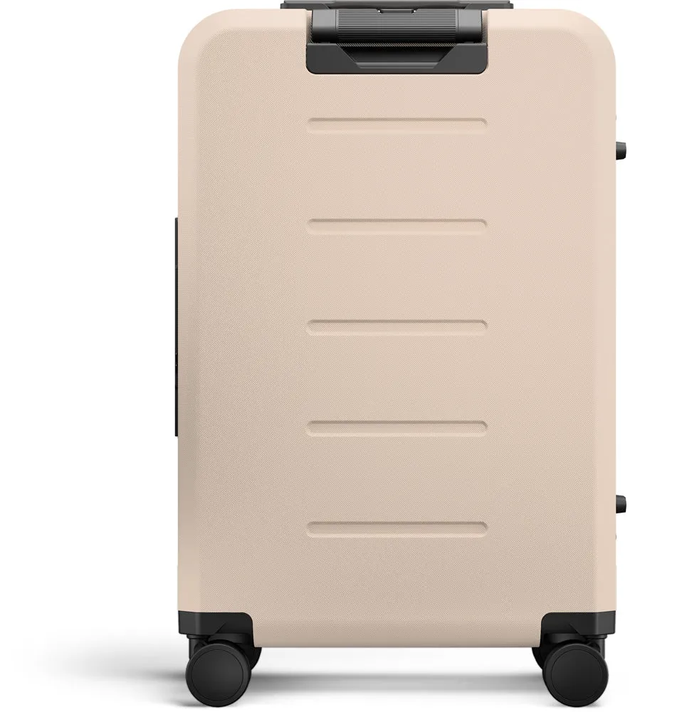 D_b_ Ramverk Medium Check In Lightweight Spinner Luggage