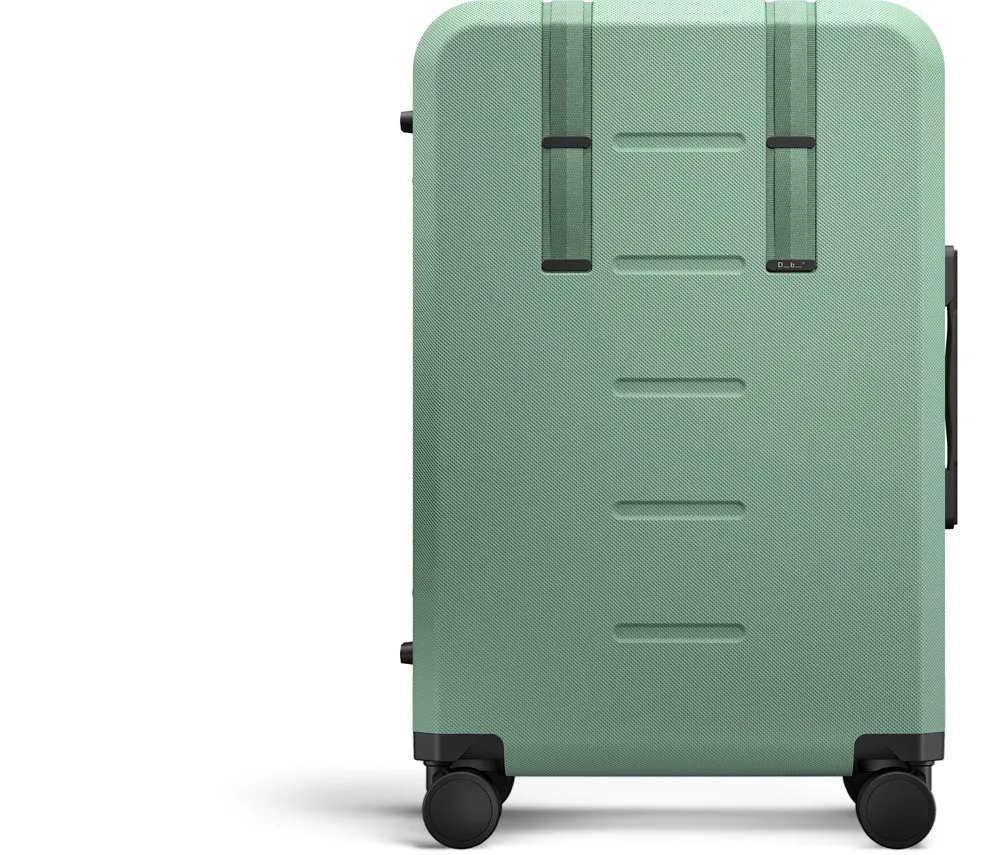 D_b_ Ramverk Medium Check In Lightweight Spinner Luggage