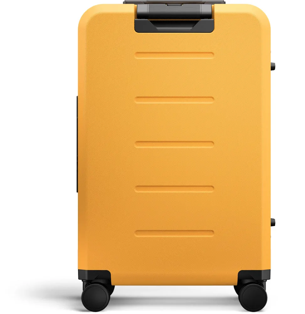 D_b_ Ramverk Medium Check In Lightweight Spinner Luggage