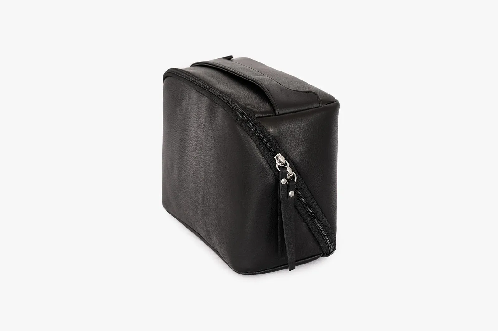 Osgoode Marley Hanging Travel Toiletry Leather Organizer 2023