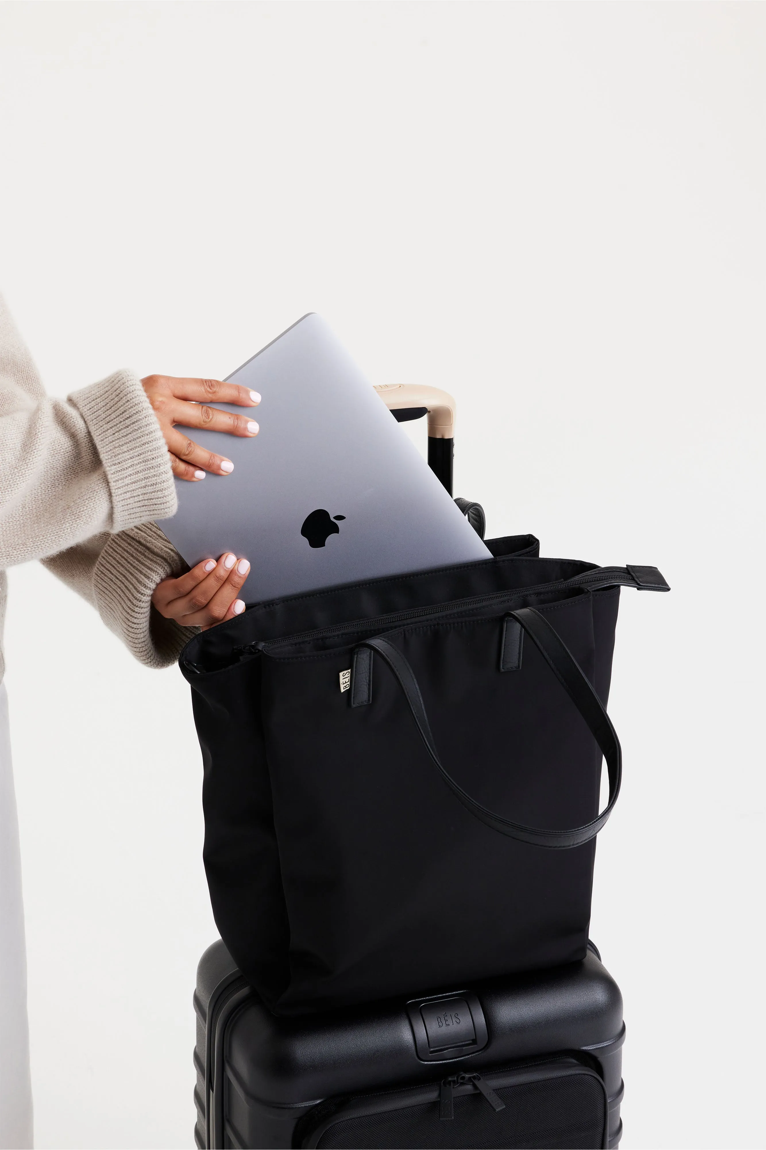 Resale The Commuter Tote in Black