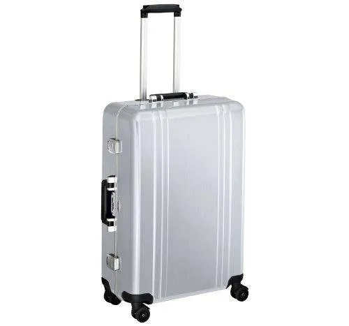 ZERO Halliburton Classic Polycarbonate 26" 4-Wheel Medium Luggage