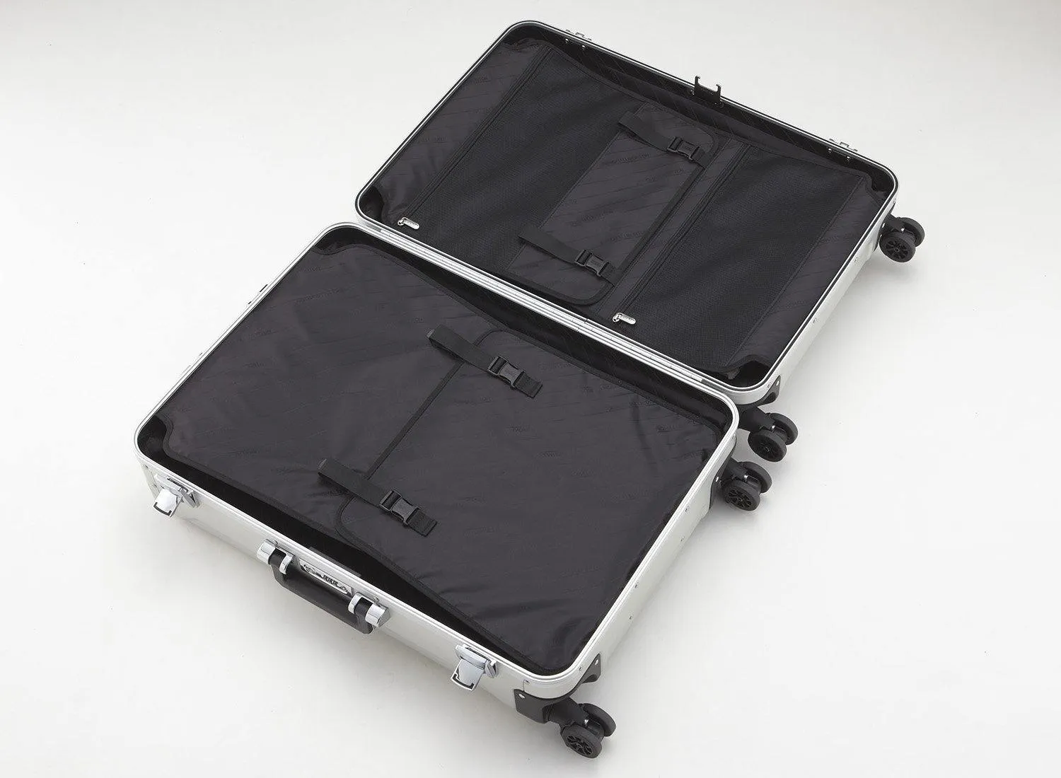ZERO Halliburton Geo Aluminum 28" 4-Wheel Large Luggage